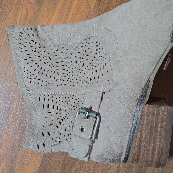 Naughty Monkey Zoey Leather Ankle Boot - Picture 6 of 9